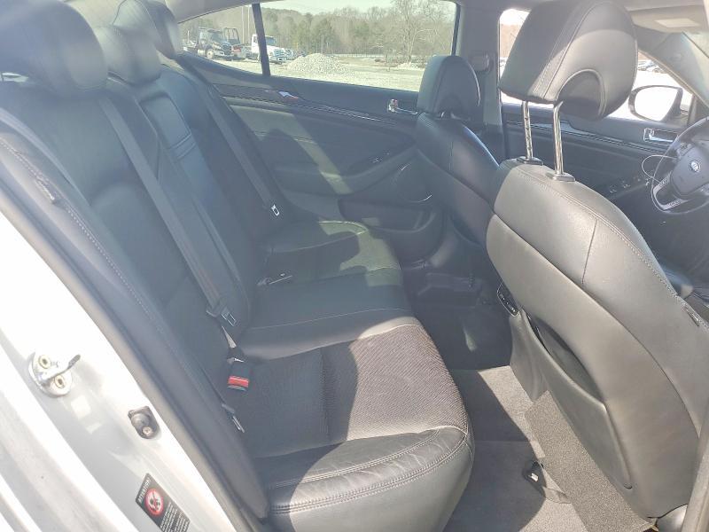 2015 KIA Cadenza Premium