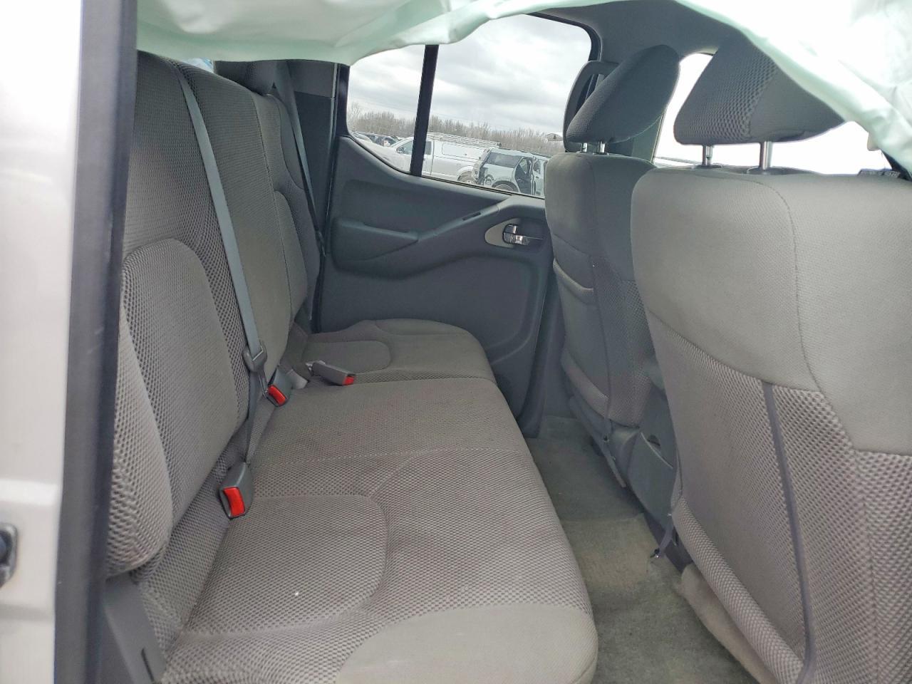 2016 Nissan Frontier SV