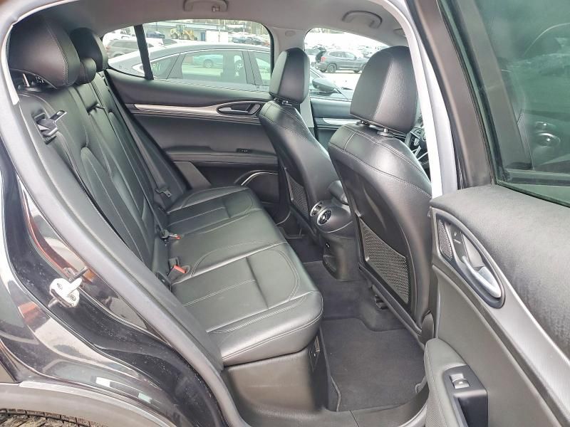 2018 Alfa Romeo Stelvio Sport