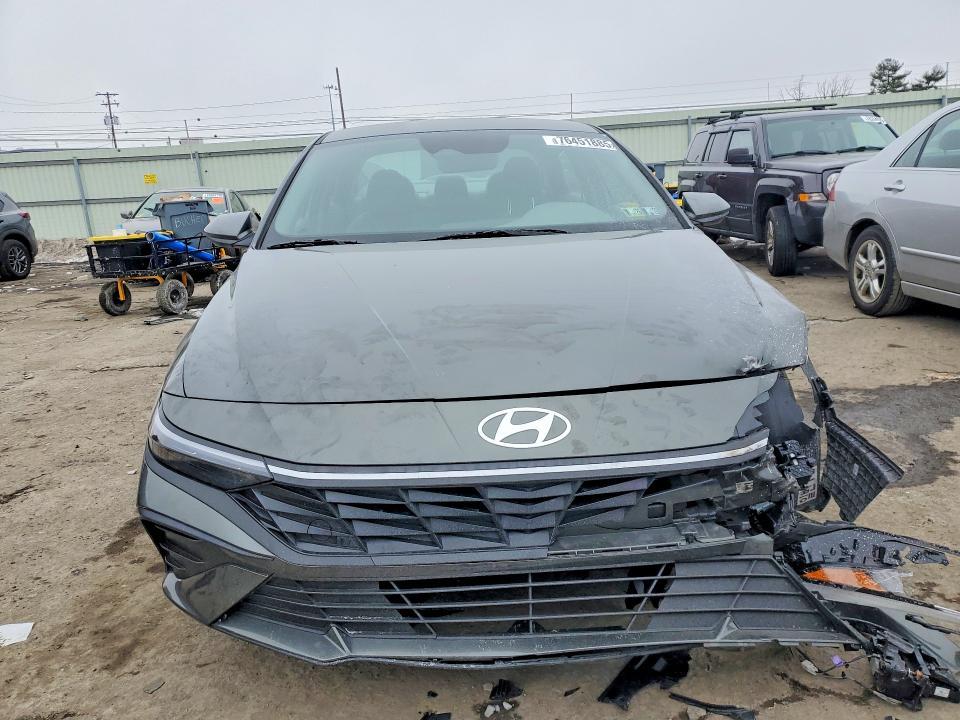 2025 Hyundai Elantra se