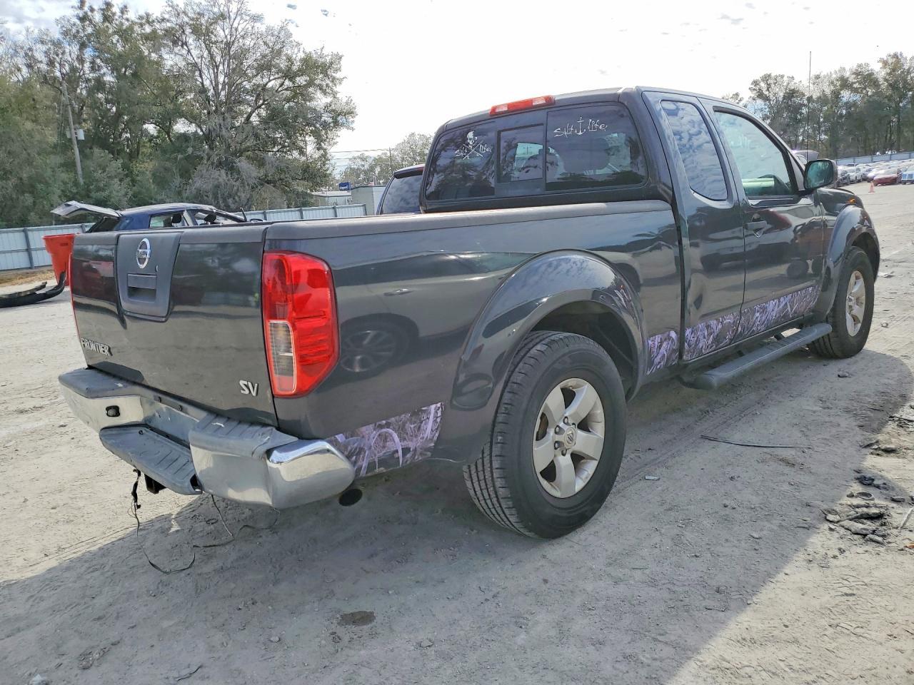 2012 Nissan Frontier sv