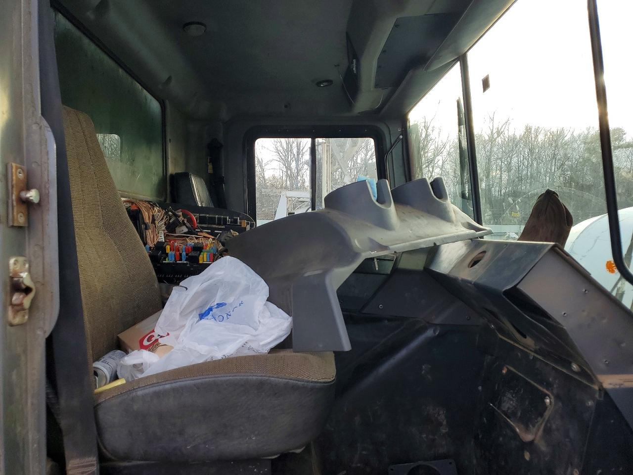 2014 Mack 600 MRU600
