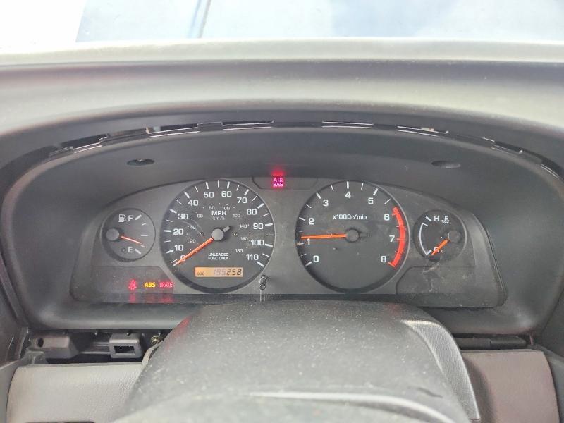 2000 Nissan Frontier King cab xe