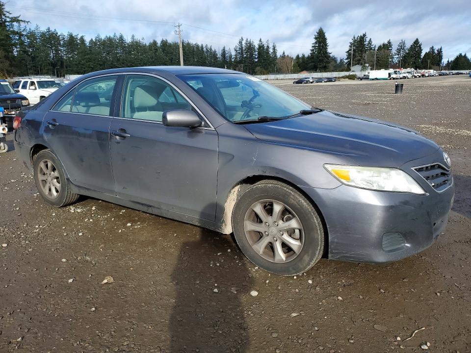 2011 Toyota Camry le