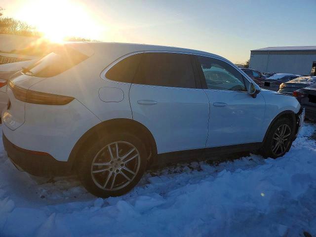 2023 Porsche Cayenne Base