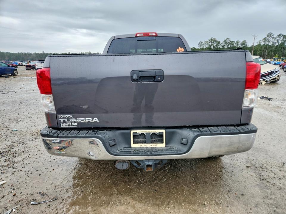 2013 Toyota Tundra Double cab SR5