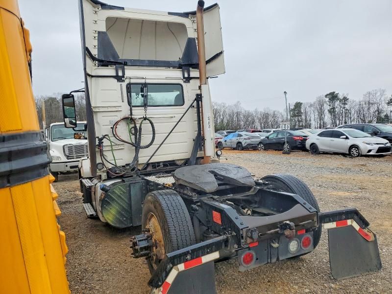 2015 Freightliner Business Class M2 Semi Truck