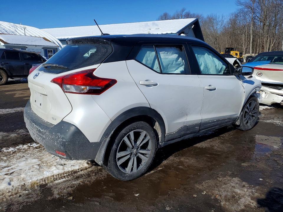 2019 Niss Kicks
