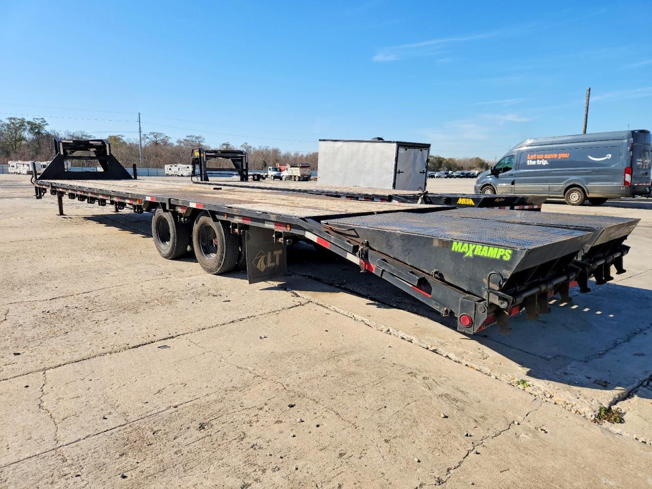 2022 Load Trail 30' Goosen
