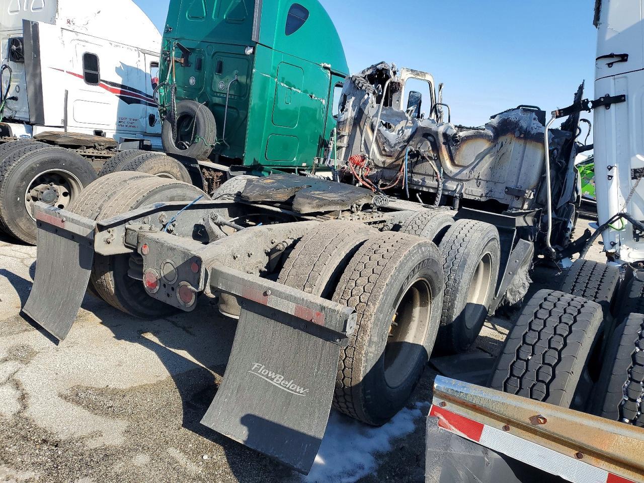2019 Freigliner Cascadia 126