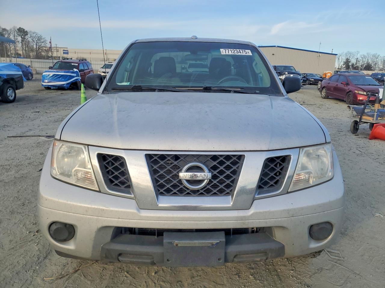 2013 Niss Frontier S