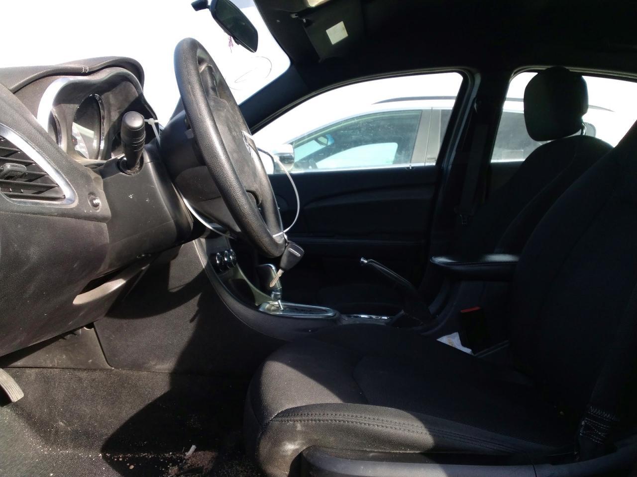 2013 Dodge Avenger se