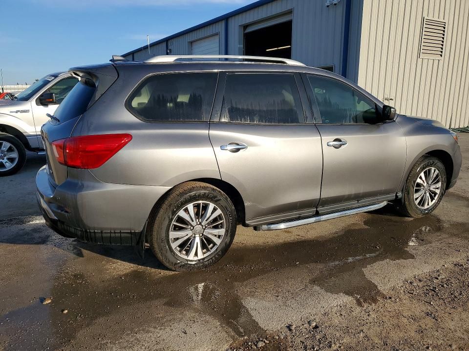 2020 Nissan Pathfinder sv