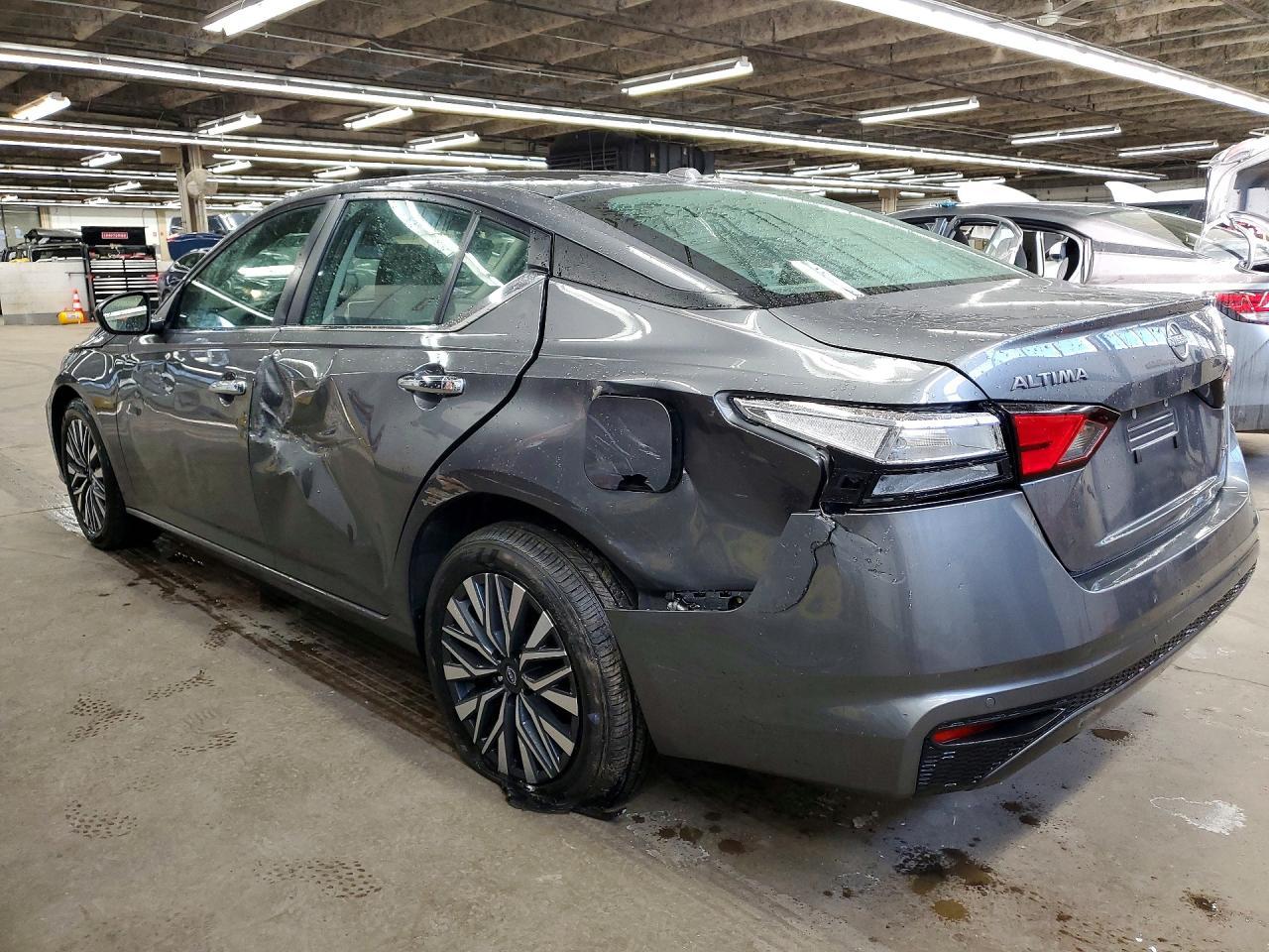 2024 Nissan Altima sv
