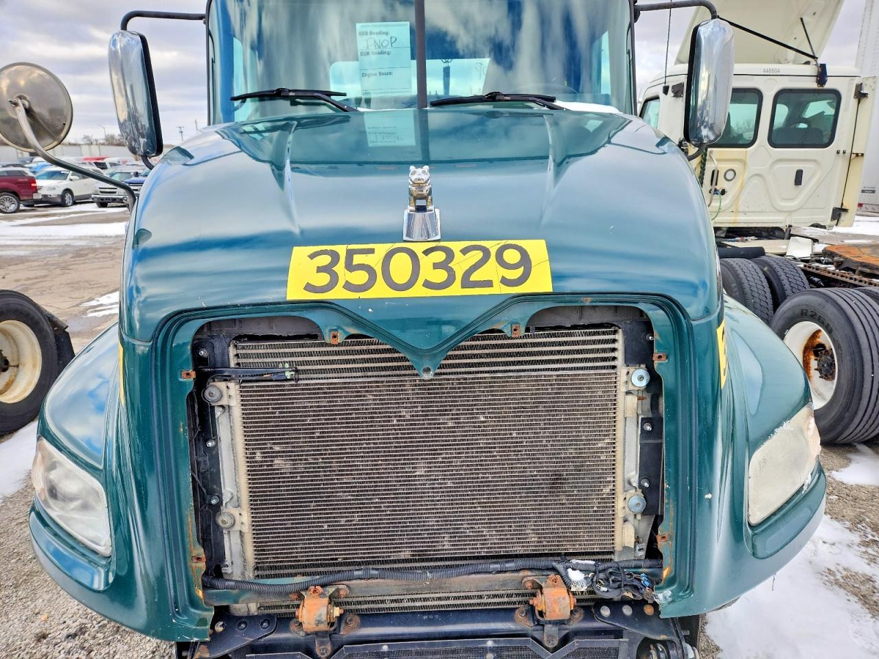2016 Mack CXU613 Semi Truck