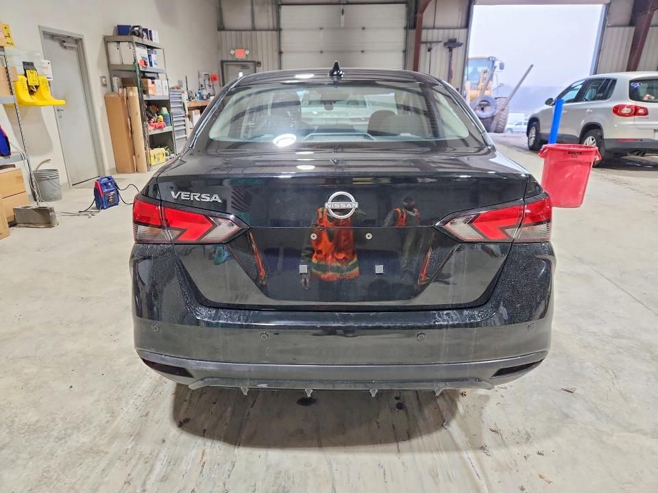 2025 Nissan Versa sv