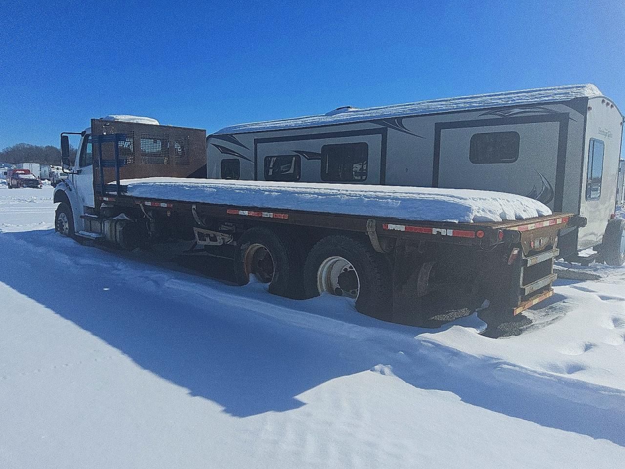 2013 Freightliner Business Class M2 Flatbed Truck