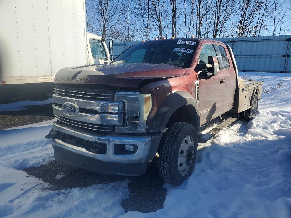 2017 Ford F550 Super Duty Flatbed Truck