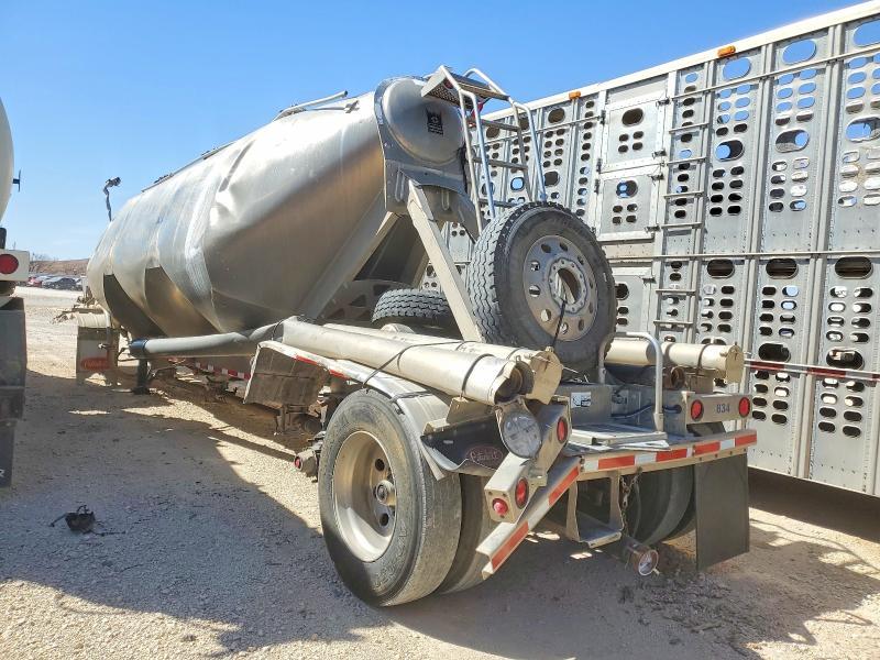 2016 Trail King Pneumatic DRY Bulk Trailer