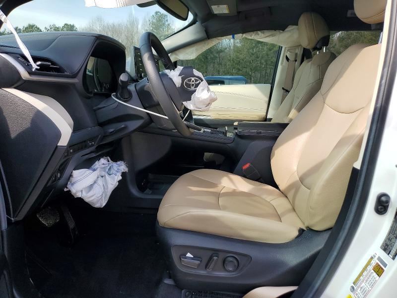 2024 Toyota Sienna xle