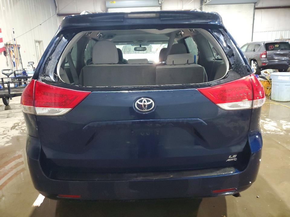 2012 Toyota Sienna le
