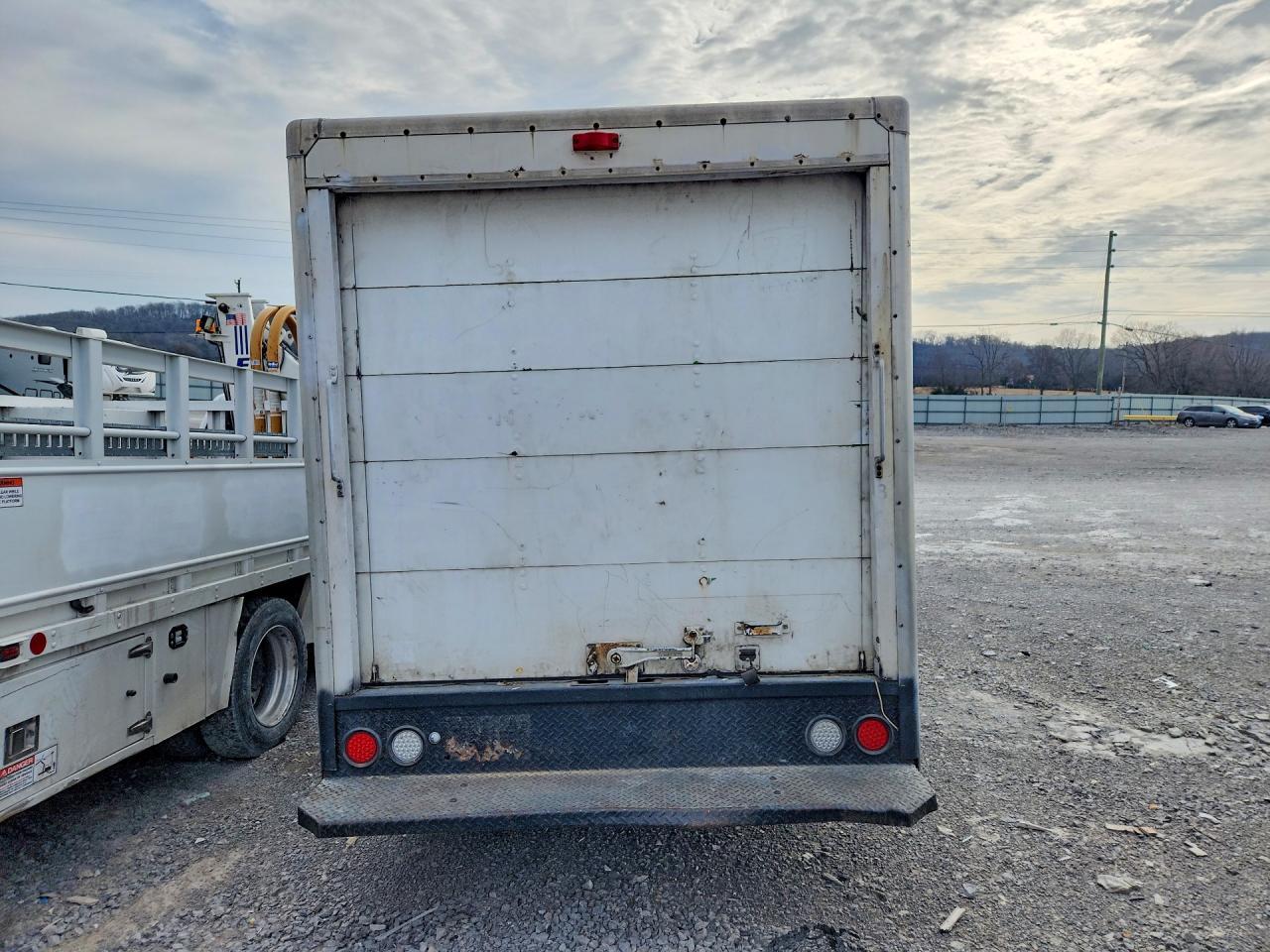 2006 Chevrolet Express Delivery Truck