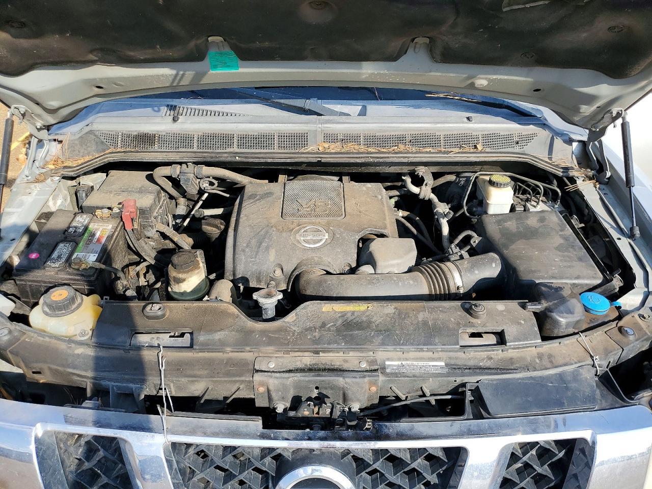 2013 Nissan Titan SV