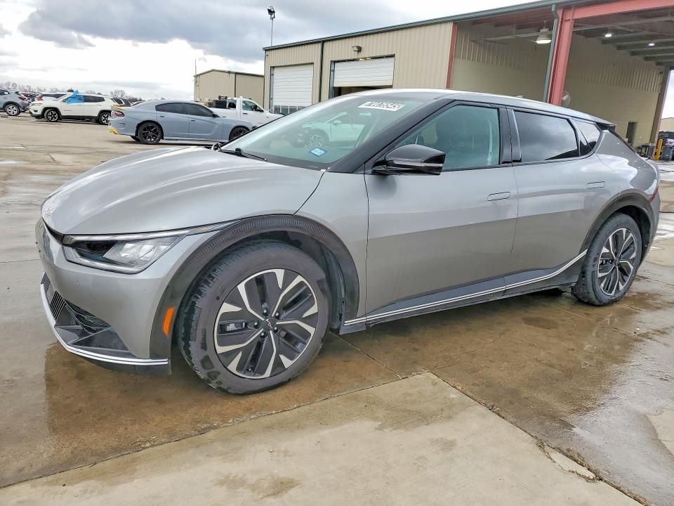 2024 KIA EV6 Light