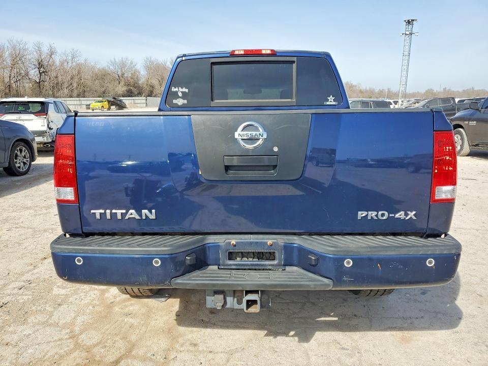 2011 Nissan Titan sv