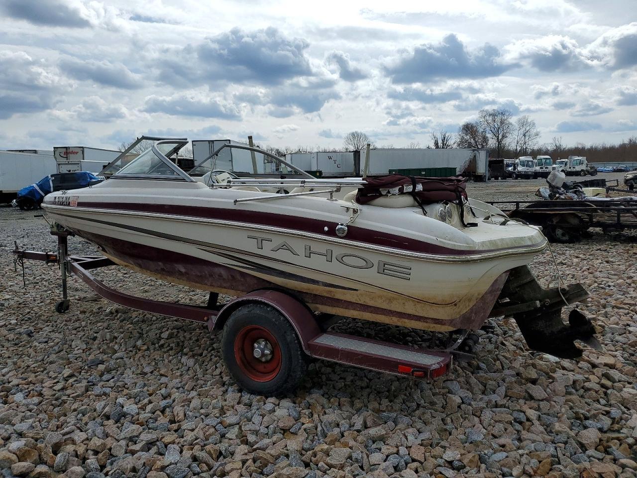 2010 Tracker Boat-Boat