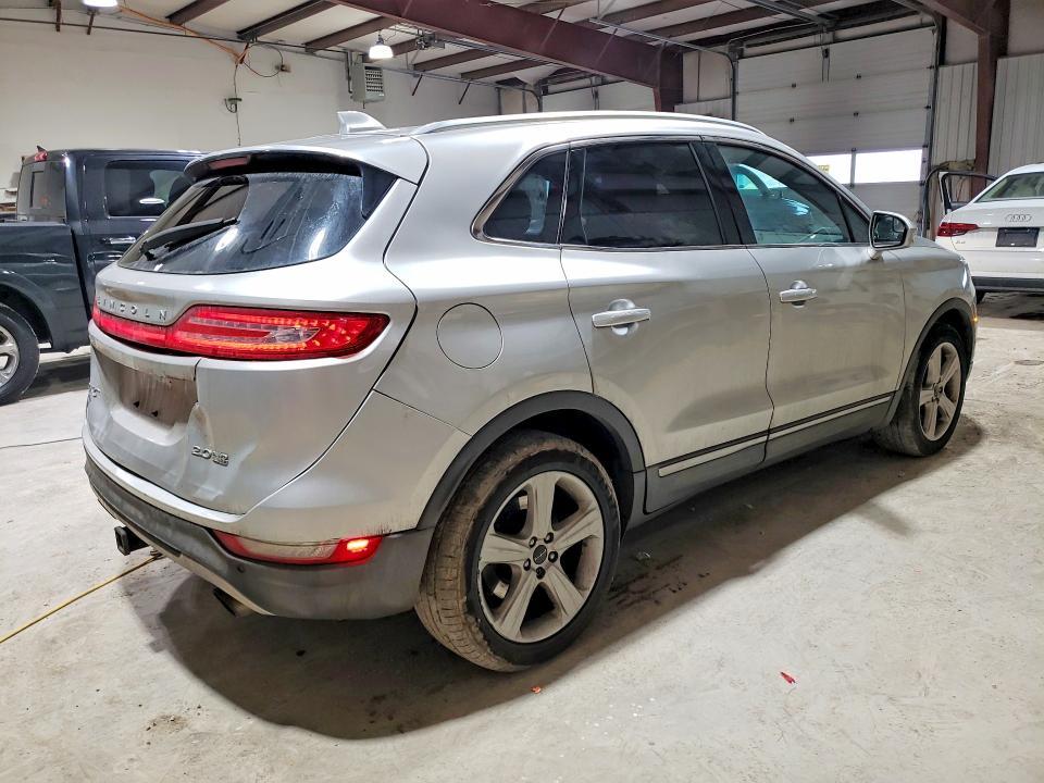 2015 Lincoln Townhouse MKC