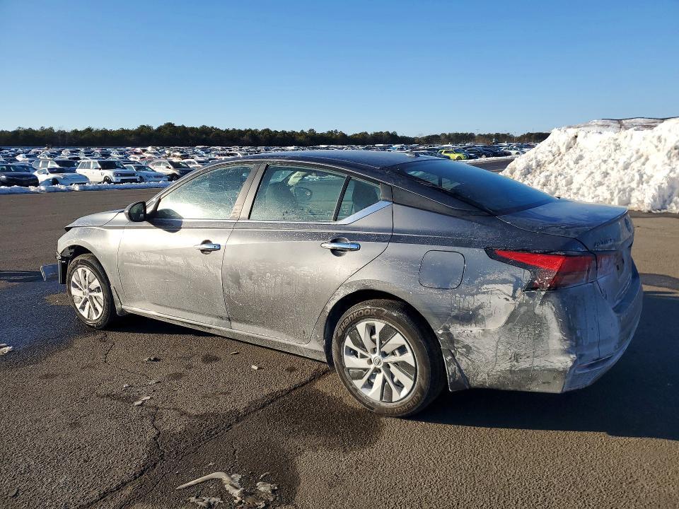 2025 Nissan Altima s