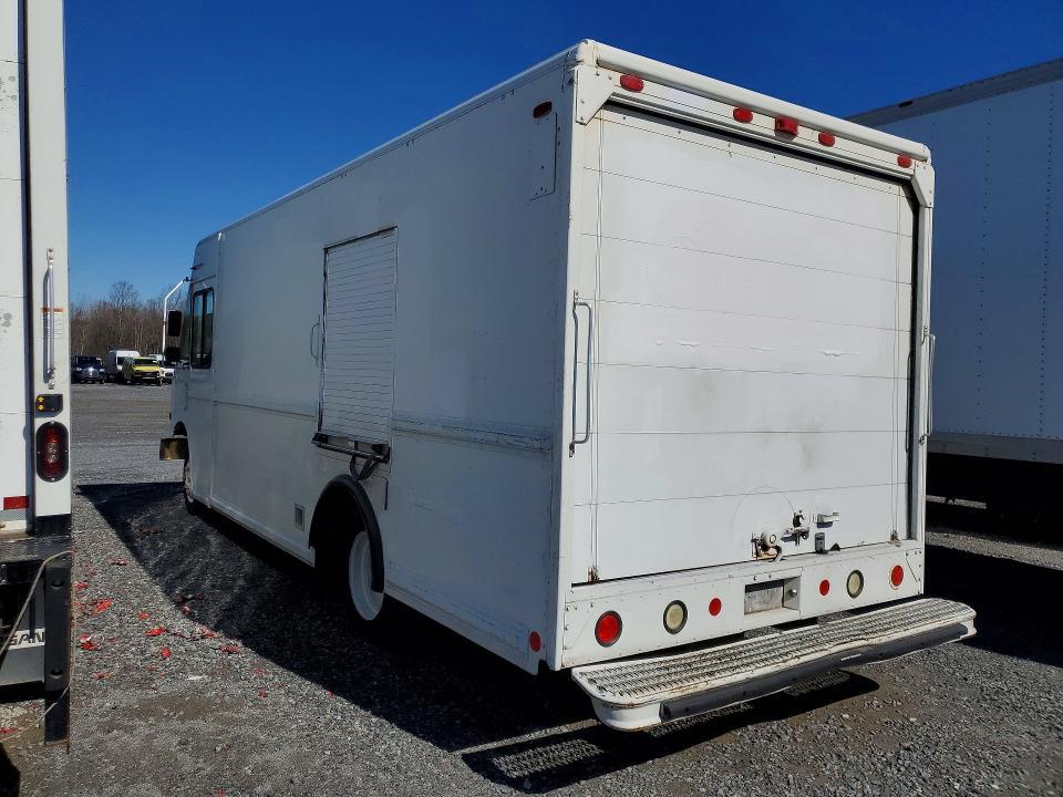 2006 Freightliner MT45 Chassis Delivery Truck