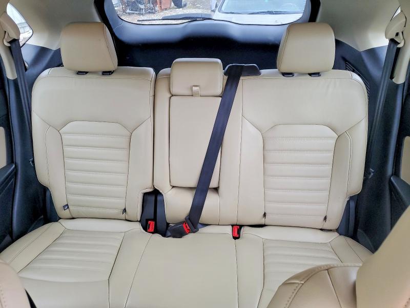 2018 Ford Edge sel