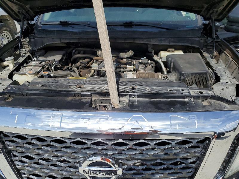 2017 Nissan Titan sv