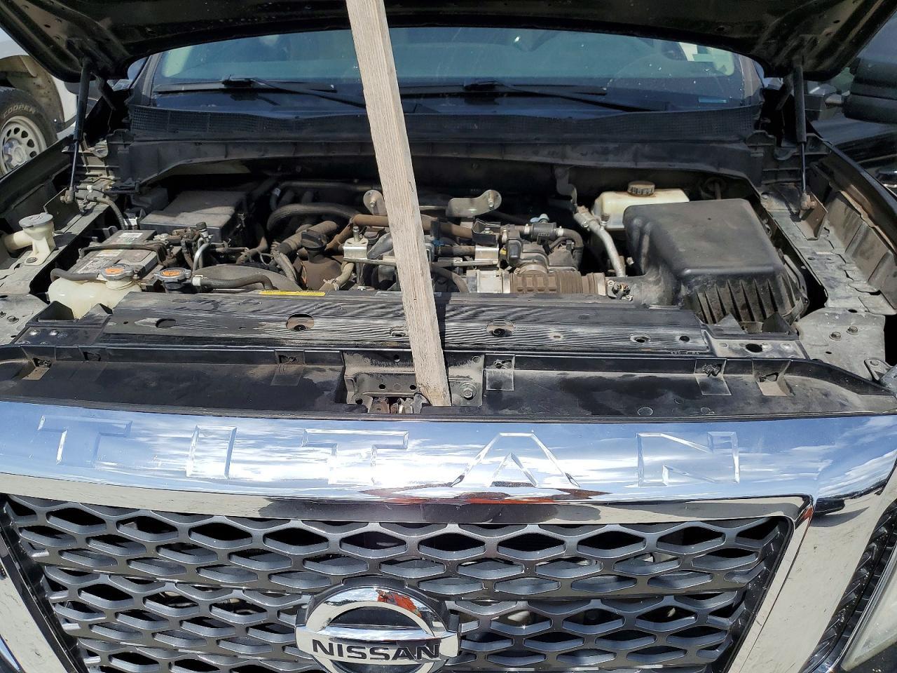 2017 Nissan Titan SV
