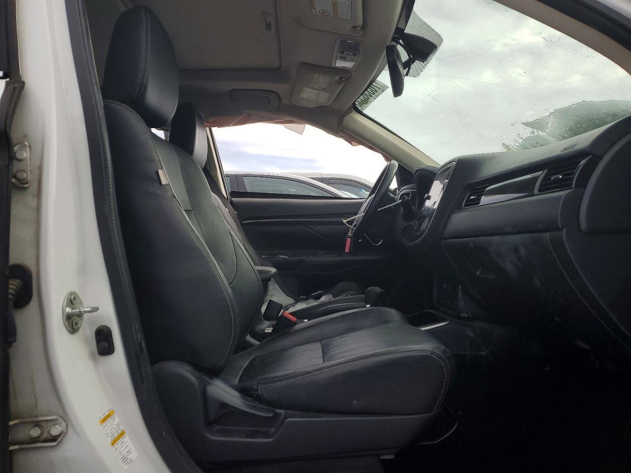 2018 Mitsubishi Outlander es