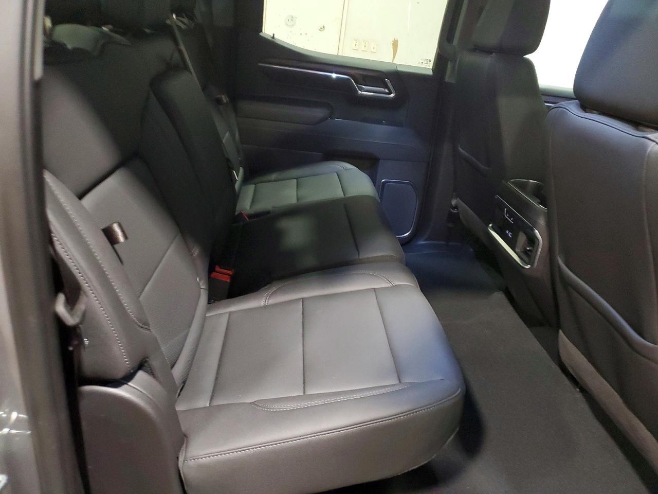 2026 GMC Sierra K1500 SLT