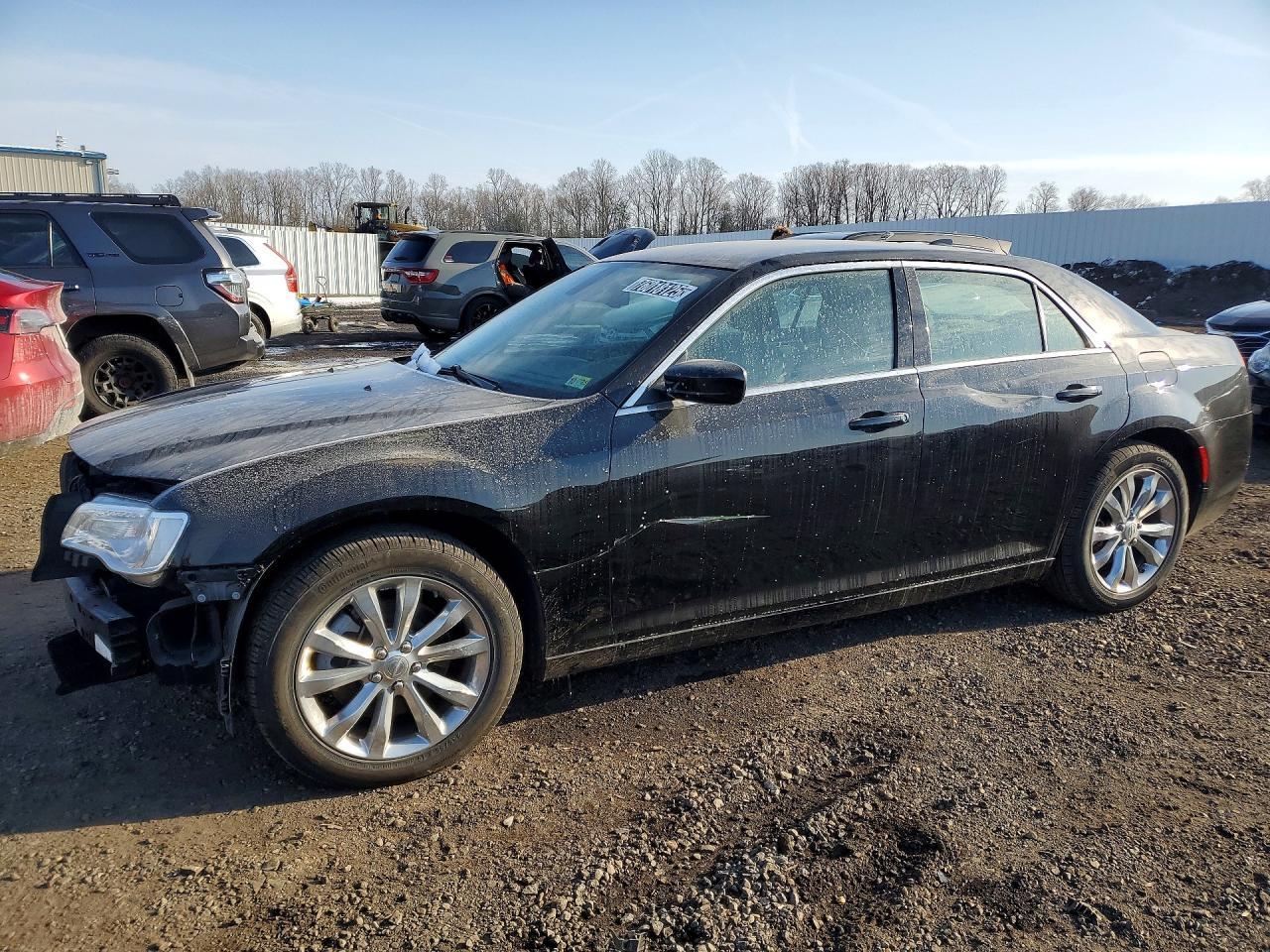 2022 Chrysler 300 Touring