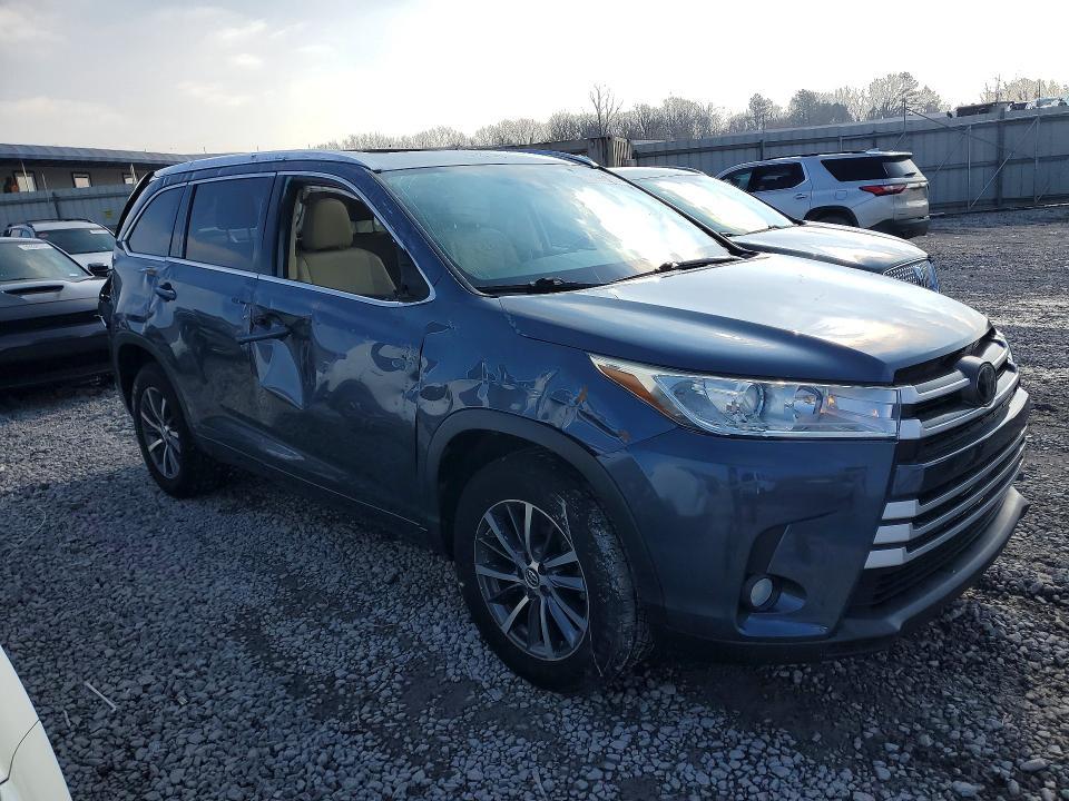 2018 Toyota Highlander se