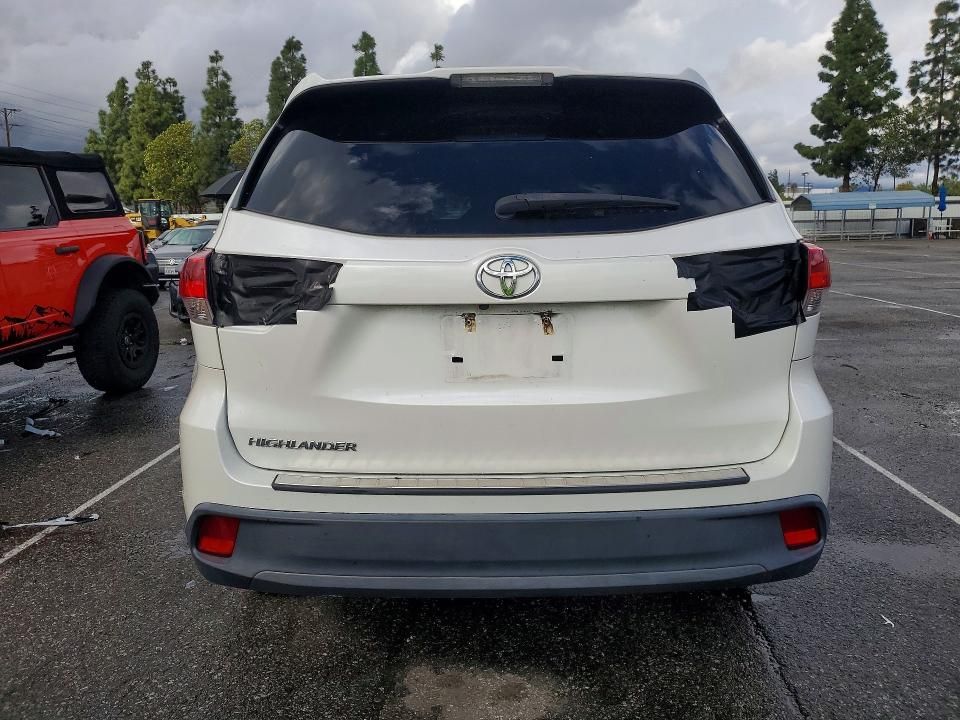 2019 Toyota Highlander le