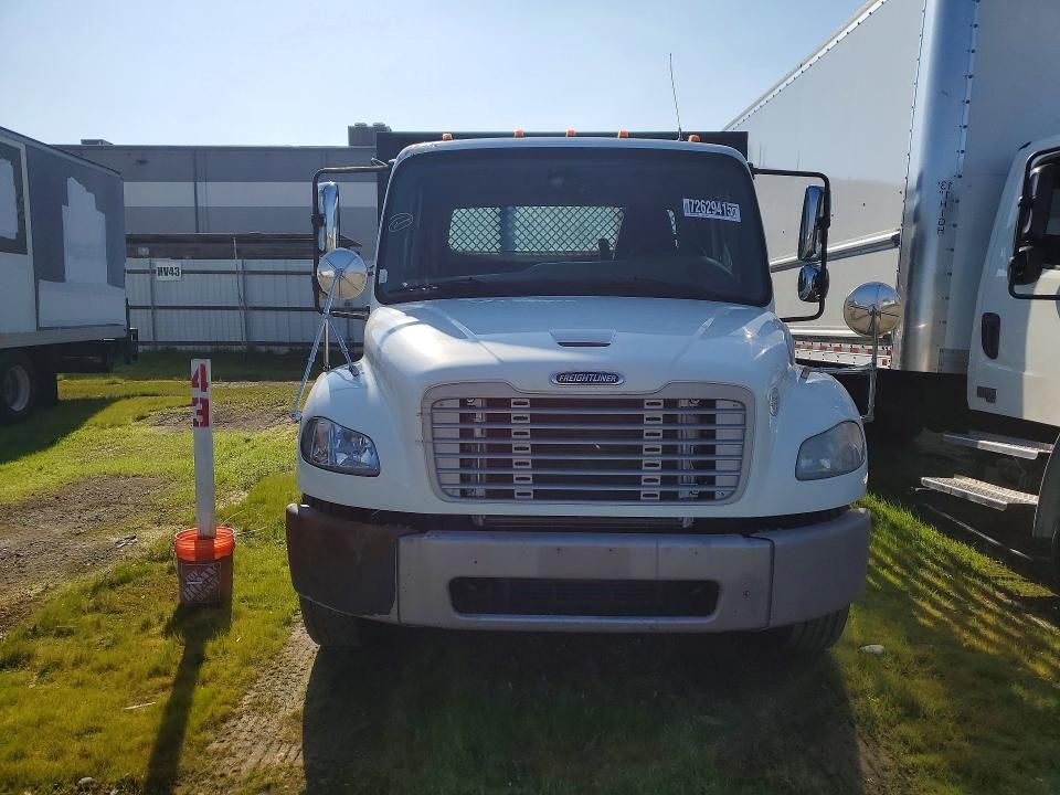 2016 Freightliner Business Class M2 Flatbed Truck