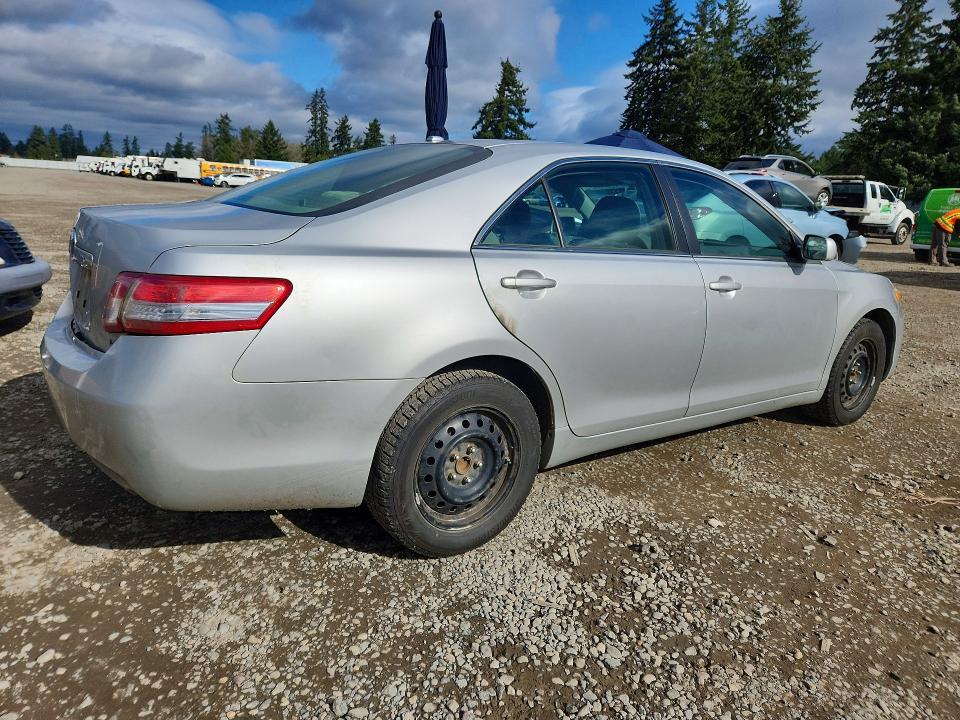 2011 Toyota Camry le