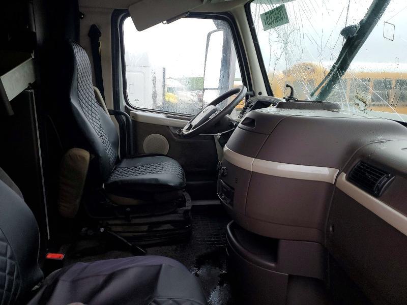 2017 Volvo VNL Semi Truck