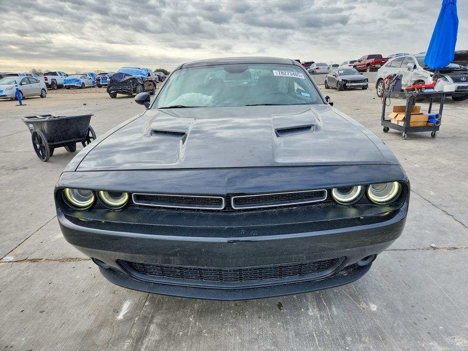 2017 Dodge Challenger sxt