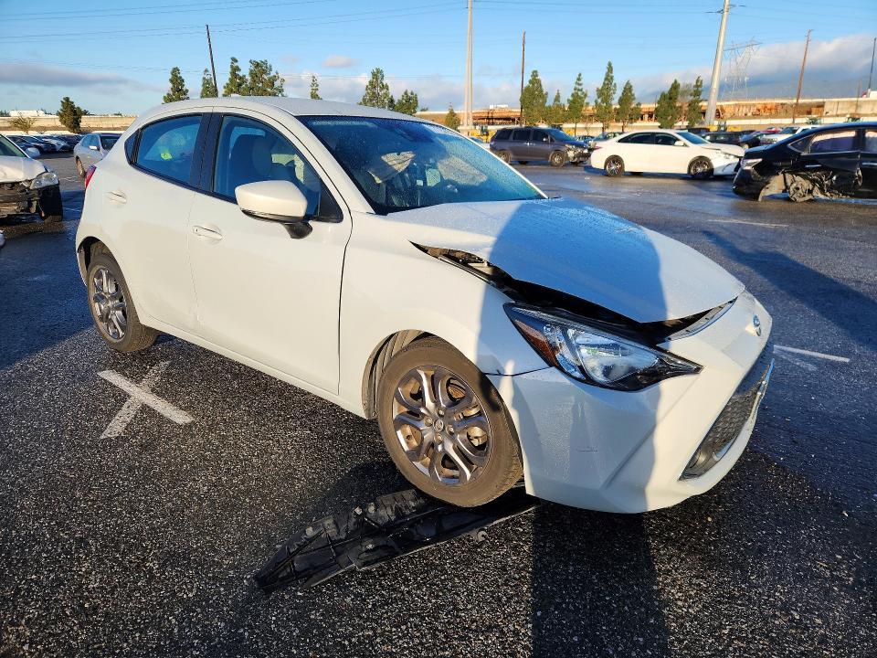 2020 Toyota Yaris Hatchback le