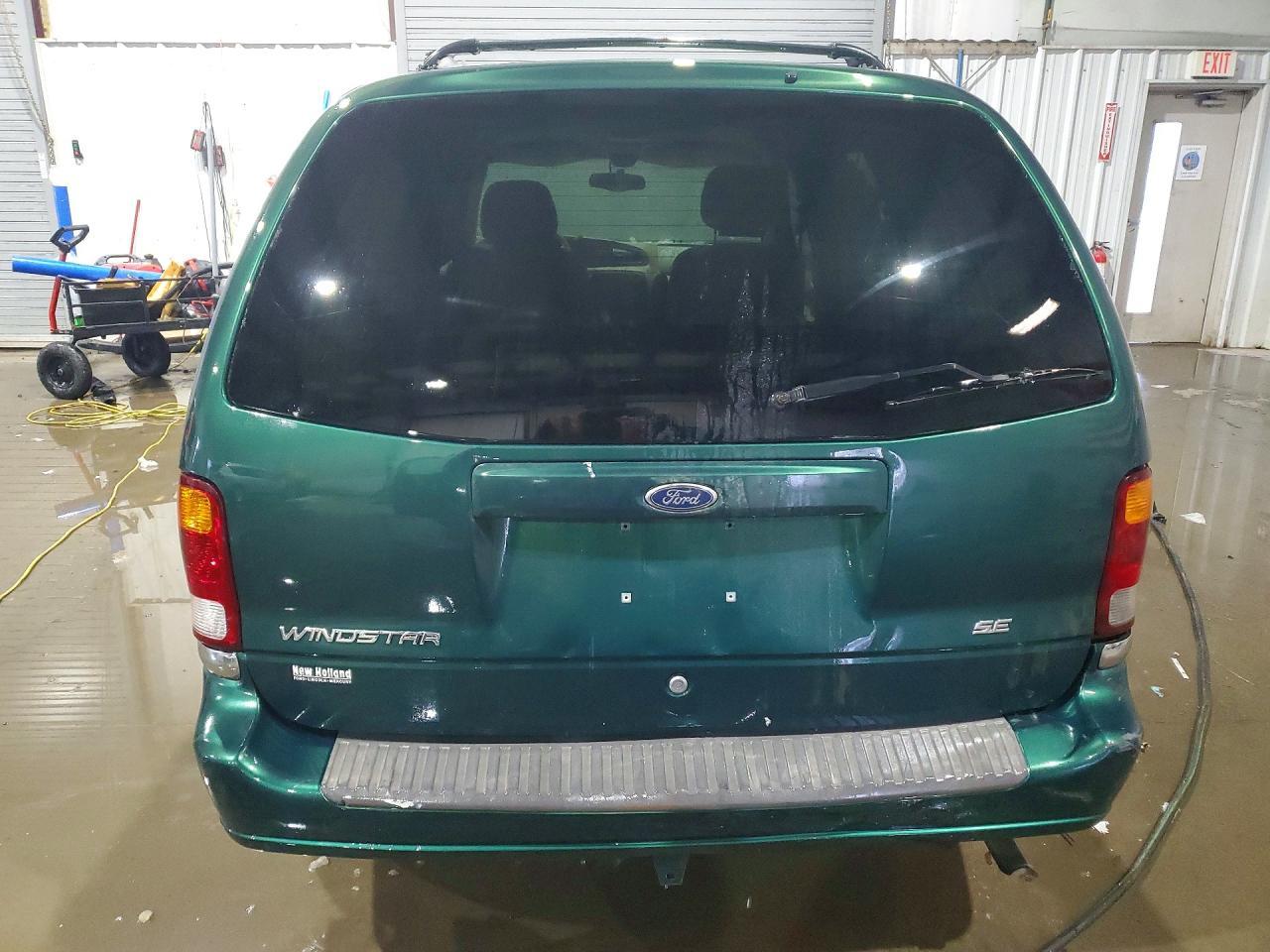 2003 Ford Windstar se