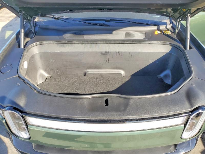 2023 Rivian R1S Adventure