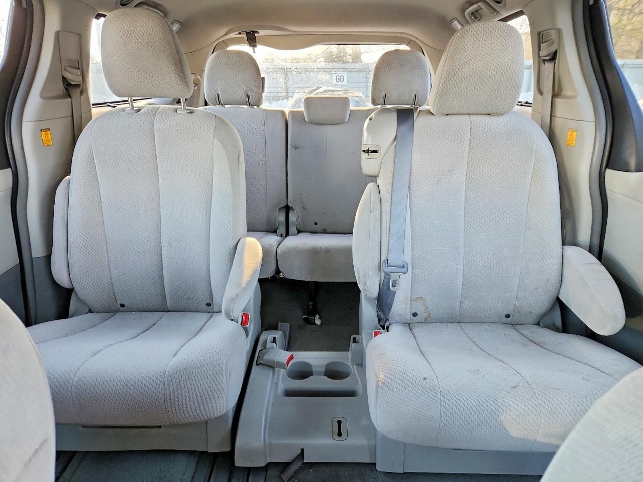 2012 Toyota Sienna le