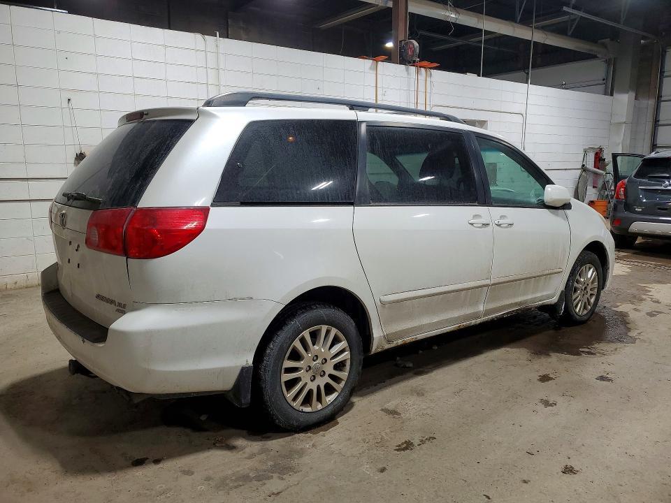2010 Toyota Sienna xle